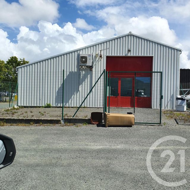 Afficher la photo en grand entreprise à louer - 193.0 m2 - CHALLANS - 85 - PAYS-DE-LOIRE - Century 21 L'Océane