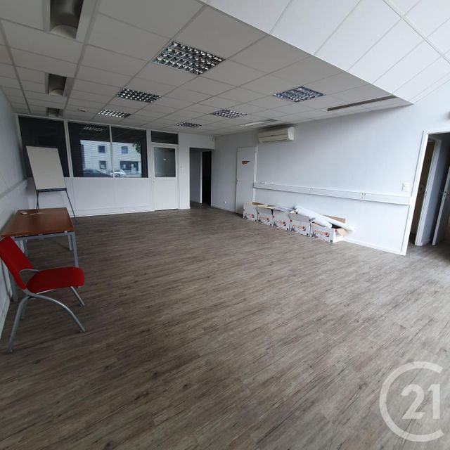 Afficher la photo en grand entreprise à louer - 193.0 m2 - CHALLANS - 85 - PAYS-DE-LOIRE - Century 21 L'Océane