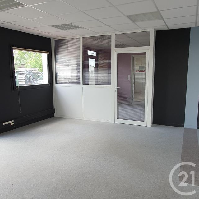 Afficher la photo en grand entreprise à louer - 193.0 m2 - CHALLANS - 85 - PAYS-DE-LOIRE - Century 21 L'Océane