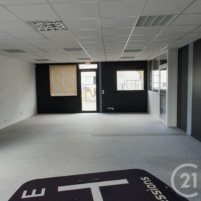 Afficher la photo en grand entreprise à louer - 193.0 m2 - CHALLANS - 85 - PAYS-DE-LOIRE - Century 21 L'Océane