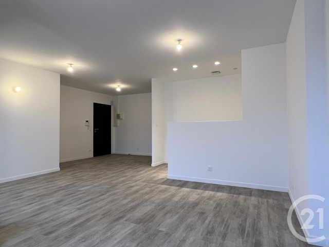 Appartement F3 à vendre - 3 pièces - 66.4 m2 - CHALLANS - 85 - PAYS-DE-LOIRE - Century 21 L'Océane
