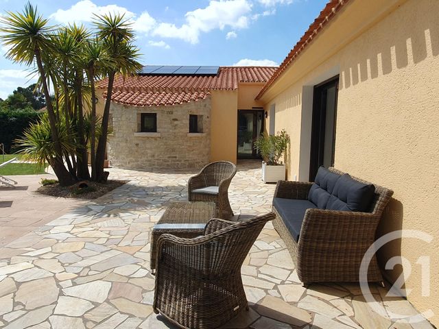 Afficher la photo en grand maison à vendre - 6 pièces - 238.8 m2 - CHALLANS - 85 - PAYS-DE-LOIRE - Century 21 L'Océane