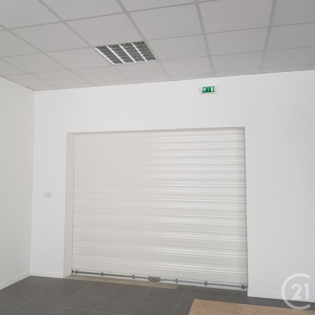 Afficher la photo en grand commerce à louer - 190.0 m2 - CHALLANS - 85 - PAYS-DE-LOIRE - Century 21 L'Océane