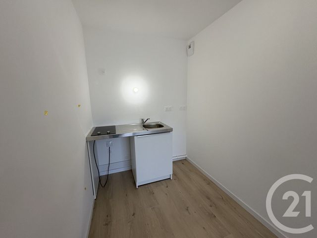 Appartement F1 à louer - 1 pièce - 29.04 m2 - CHALLANS - 85 - PAYS-DE-LOIRE - Century 21 L'Océane