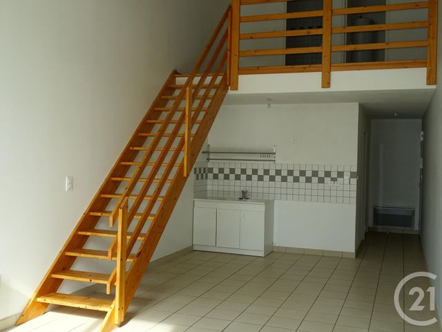 Appartement Duplex à louer - 2 pièces - 55.0 m2 - CHALLANS - 85 - PAYS-DE-LOIRE - Century 21 L'Océane