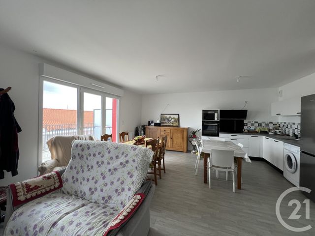 Appartement T3 à vendre - 3 pièces - 70.41 m2 - CHALLANS - 85 - PAYS-DE-LOIRE - Century 21 L'Océane