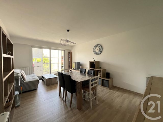 Appartement T3 à vendre - 3 pièces - 62.16 m2 - CHALLANS - 85 - PAYS-DE-LOIRE - Century 21 L'Océane