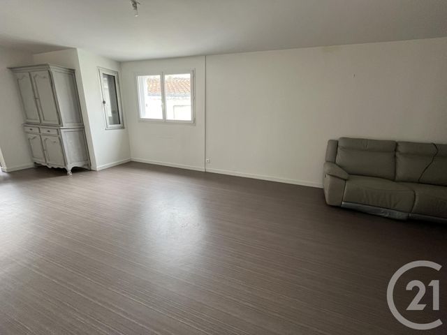 Appartement F2 à louer - 2 pièces - 66.4 m2 - CHALLANS - 85 - PAYS-DE-LOIRE - Century 21 L'Océane
