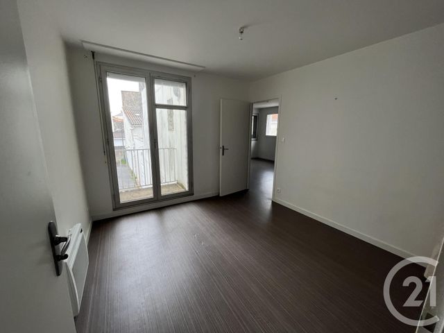 Appartement F2 à louer - 2 pièces - 66.4 m2 - CHALLANS - 85 - PAYS-DE-LOIRE - Century 21 L'Océane