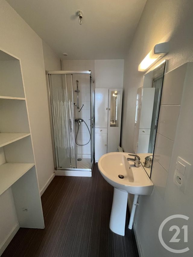 Appartement F2 à louer - 2 pièces - 66.4 m2 - CHALLANS - 85 - PAYS-DE-LOIRE - Century 21 L'Océane