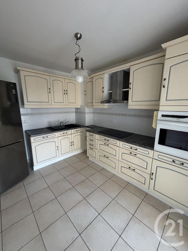 Appartement F3 à louer - 4 pièces - 94.0 m2 - CHALLANS - 85 - PAYS-DE-LOIRE - Century 21 L'Océane