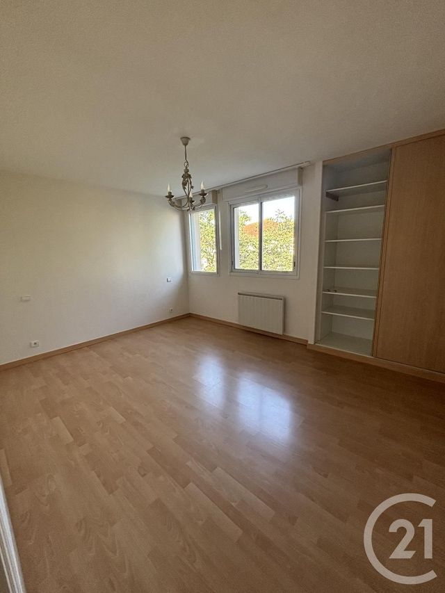 Appartement F3 à louer - 4 pièces - 94.0 m2 - CHALLANS - 85 - PAYS-DE-LOIRE - Century 21 L'Océane