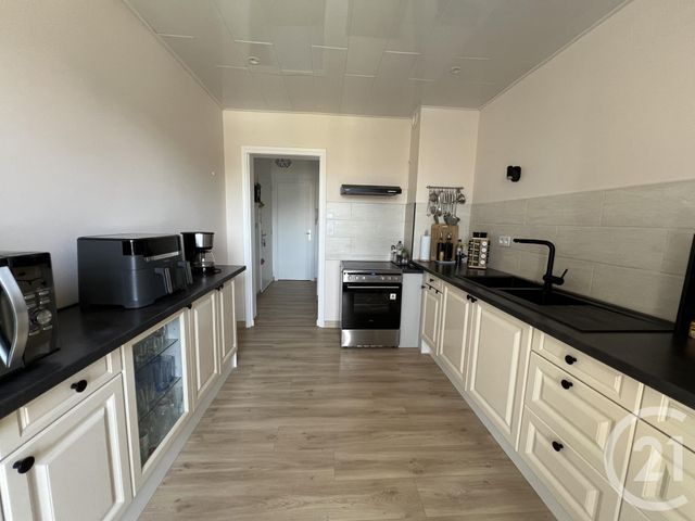 Appartement T3 à vendre - 3 pièces - 62.16 m2 - CHALLANS - 85 - PAYS-DE-LOIRE - Century 21 L'Océane