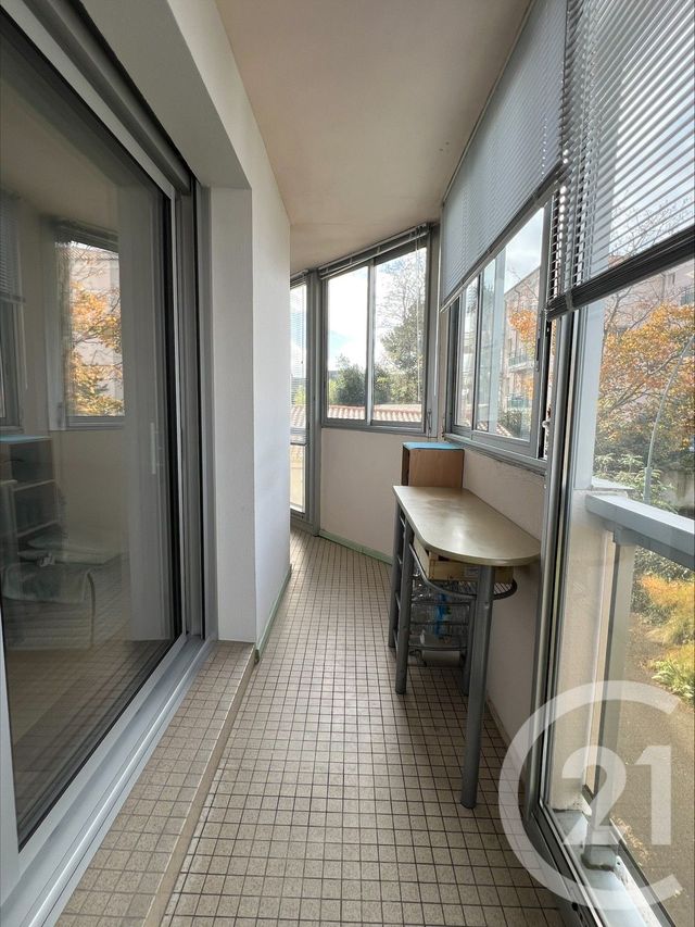 Appartement T3 à vendre - 3 pièces - 62.16 m2 - CHALLANS - 85 - PAYS-DE-LOIRE - Century 21 L'Océane