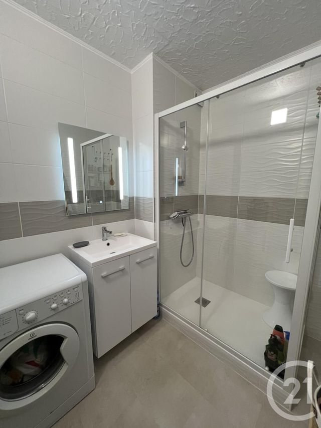 Appartement T3 à vendre - 3 pièces - 62.16 m2 - CHALLANS - 85 - PAYS-DE-LOIRE - Century 21 L'Océane