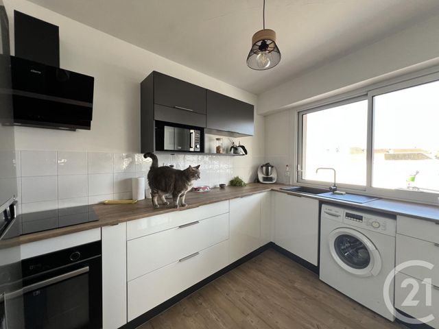 Appartement F3 à vendre - 3 pièces - 63.38 m2 - CHALLANS - 85 - PAYS-DE-LOIRE - Century 21 L'Océane