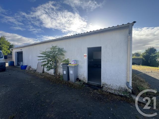 Afficher la photo en grand terrain à vendre - 925.0 m2 - CHALLANS - 85 - PAYS-DE-LOIRE - Century 21 L'Océane