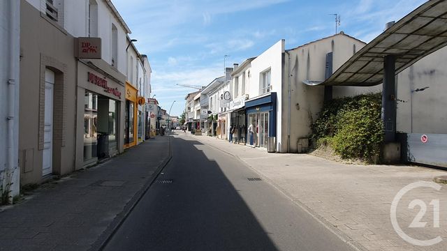 Afficher la photo en grand commerce à louer - 120.0 m2 - CHALLANS - 85 - PAYS-DE-LOIRE - Century 21 L'Océane