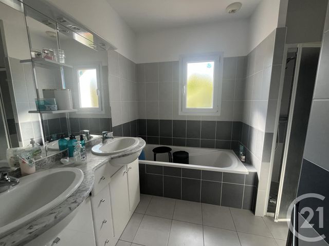 Afficher la photo en grand maison à vendre - 5 pièces - 90.62 m2 - CHALLANS - 85 - PAYS-DE-LOIRE - Century 21 L'Océane
