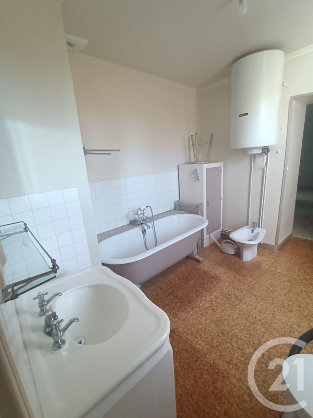 maison à louer - 5 pièces - 160.11 m2 - CHALLANS - 85 - PAYS-DE-LOIRE - Century 21 L'Océane