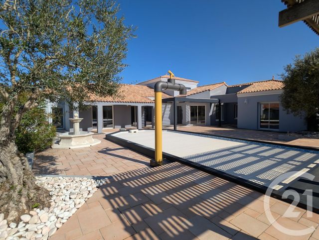 maison à vendre - 6 pièces - 230.0 m2 - BEAUVOIR SUR MER - 85 - PAYS-DE-LOIRE - Century 21 L'Océane