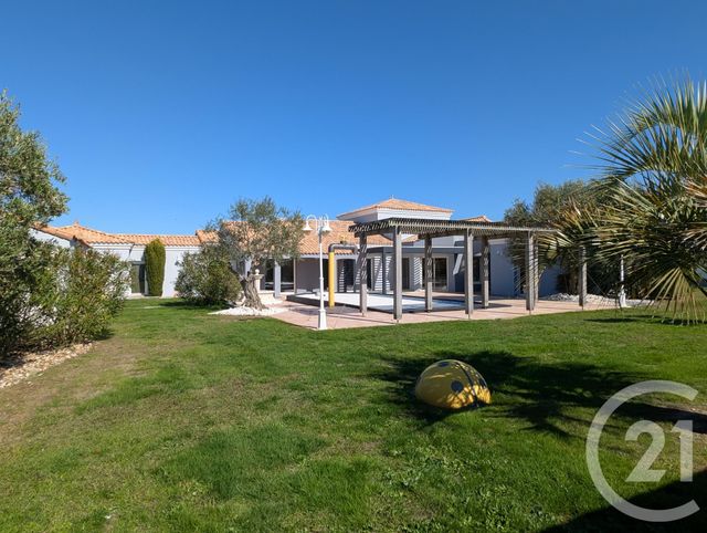 maison à vendre - 6 pièces - 230.0 m2 - BEAUVOIR SUR MER - 85 - PAYS-DE-LOIRE - Century 21 L'Océane