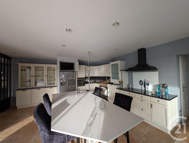 maison à vendre - 6 pièces - 230.0 m2 - BEAUVOIR SUR MER - 85 - PAYS-DE-LOIRE - Century 21 L'Océane