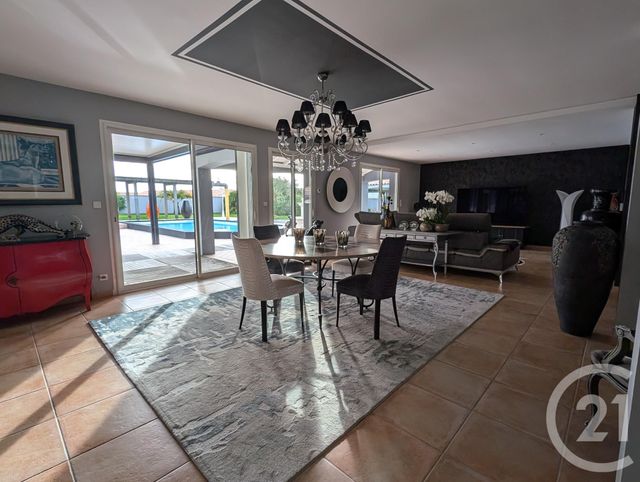 maison à vendre - 6 pièces - 230.0 m2 - BEAUVOIR SUR MER - 85 - PAYS-DE-LOIRE - Century 21 L'Océane