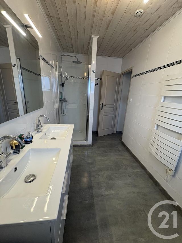 Appartement F3 à louer - 3 pièces - 65.82 m2 - CHALLANS - 85 - PAYS-DE-LOIRE - Century 21 L'Océane