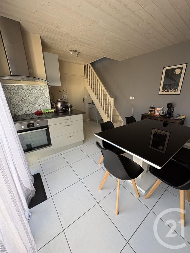 Appartement F3 à louer - 3 pièces - 65.82 m2 - CHALLANS - 85 - PAYS-DE-LOIRE - Century 21 L'Océane