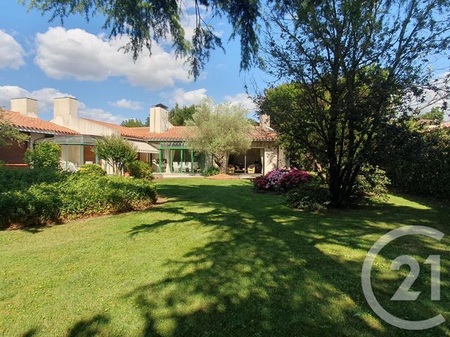 maison à vendre - 10 pièces - 325.0 m2 - CHALLANS - 85 - PAYS-DE-LOIRE - Century 21 L'Océane