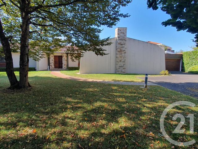 maison à vendre - 10 pièces - 325.0 m2 - CHALLANS - 85 - PAYS-DE-LOIRE - Century 21 L'Océane