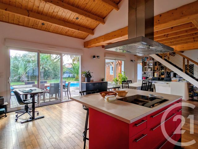 maison à vendre - 8 pièces - 214.8 m2 - CHATEAUNEUF - 85 - PAYS-DE-LOIRE - Century 21 L'Océane