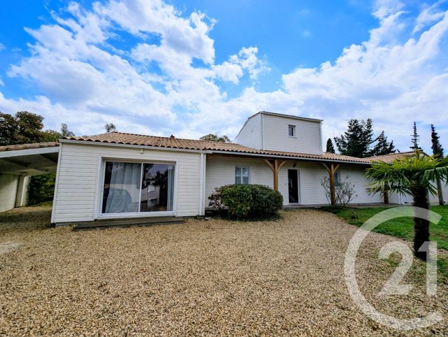 maison à vendre - 8 pièces - 214.8 m2 - CHATEAUNEUF - 85 - PAYS-DE-LOIRE - Century 21 L'Océane