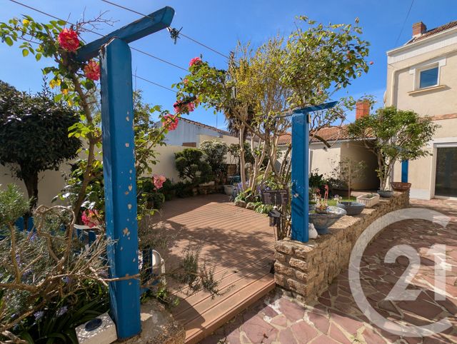 maison à vendre - 10 pièces - 300.0 m2 - BEAUVOIR SUR MER - 85 - PAYS-DE-LOIRE - Century 21 L'Océane