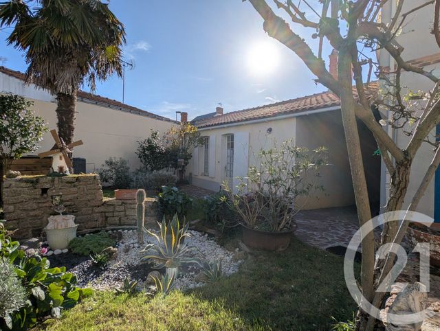 maison à vendre - 10 pièces - 300.0 m2 - BEAUVOIR SUR MER - 85 - PAYS-DE-LOIRE - Century 21 L'Océane