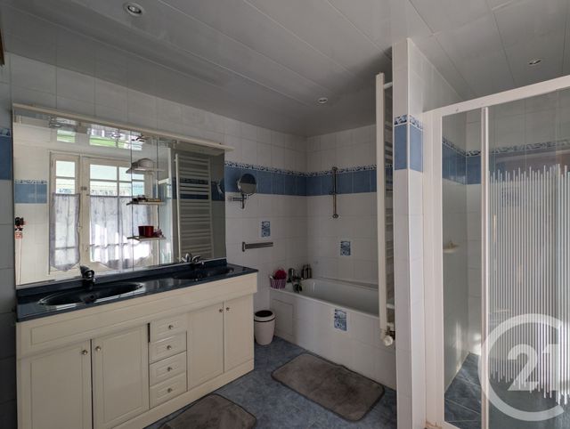 maison à vendre - 10 pièces - 300.0 m2 - BEAUVOIR SUR MER - 85 - PAYS-DE-LOIRE - Century 21 L'Océane