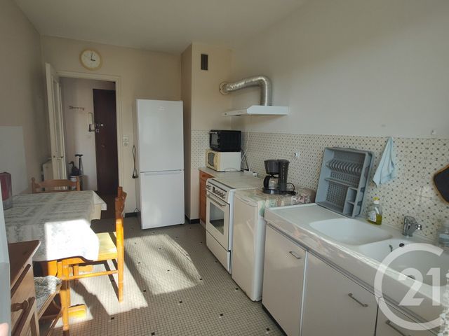 Appartement T3 à vendre - 3 pièces - 65.15 m2 - CHALLANS - 85 - PAYS-DE-LOIRE - Century 21 L'Océane