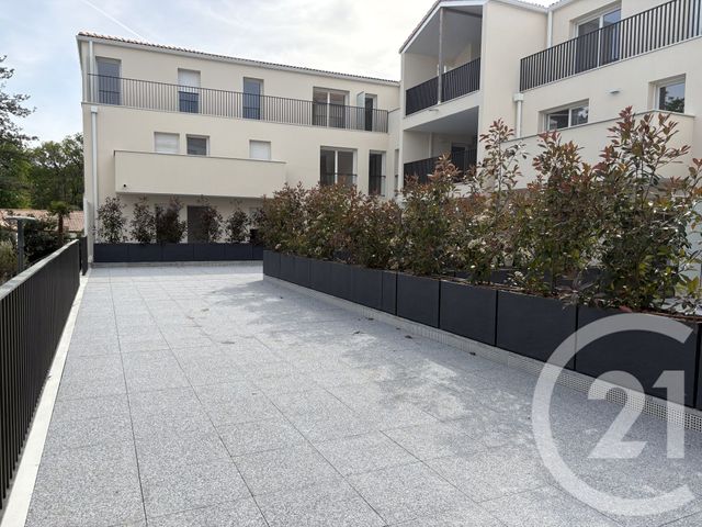 Appartement F3 à louer - 3 pièces - 66.69 m2 - CHALLANS - 85 - PAYS-DE-LOIRE - Century 21 L'Océane