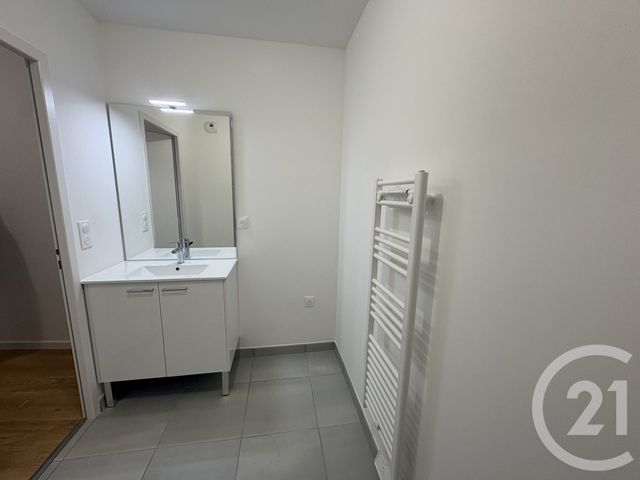 Appartement F3 à louer - 3 pièces - 66.69 m2 - CHALLANS - 85 - PAYS-DE-LOIRE - Century 21 L'Océane