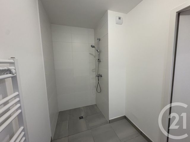 Appartement F3 à louer - 3 pièces - 66.69 m2 - CHALLANS - 85 - PAYS-DE-LOIRE - Century 21 L'Océane