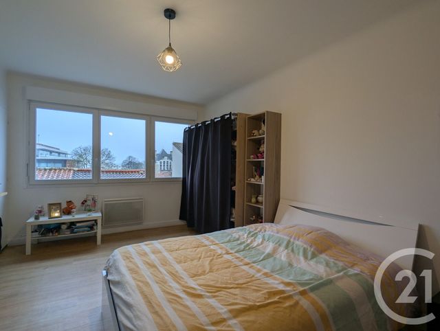 Appartement F4 à vendre - 4 pièces - 114.0 m2 - CHALLANS - 85 - PAYS-DE-LOIRE - Century 21 L'Océane