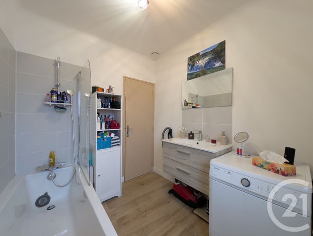 Appartement F4 à vendre - 4 pièces - 114.0 m2 - CHALLANS - 85 - PAYS-DE-LOIRE - Century 21 L'Océane