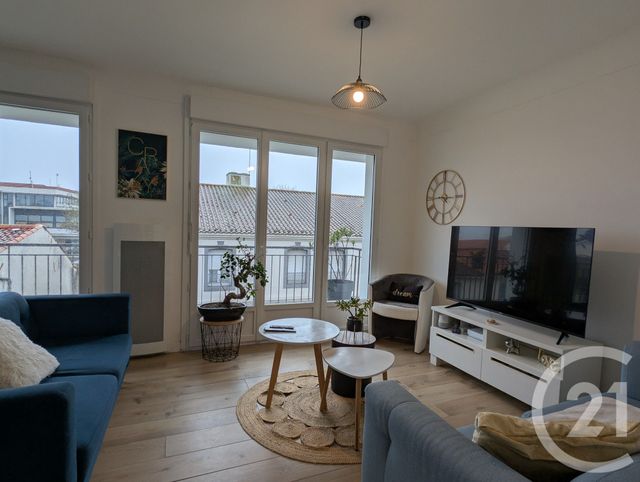 Appartement F4 à vendre - 4 pièces - 114.0 m2 - CHALLANS - 85 - PAYS-DE-LOIRE - Century 21 L'Océane