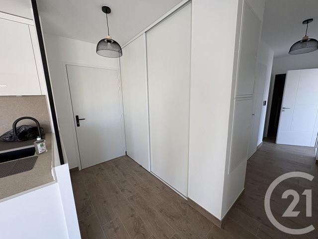 Appartement F3 à louer - 3 pièces - 73.68 m2 - CHALLANS - 85 - PAYS-DE-LOIRE - Century 21 L'Océane