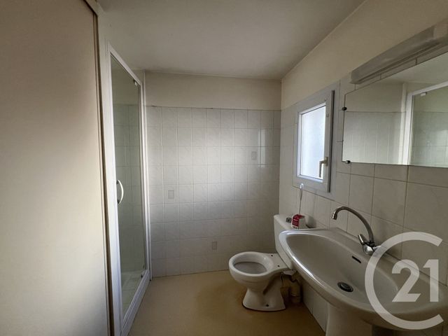 Appartement T2 à vendre - 2 pièces - 32.39 m2 - CHALLANS - 85 - PAYS-DE-LOIRE - Century 21 L'Océane