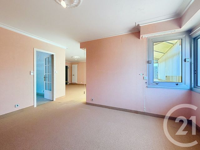 Appartement T3 à vendre - 4 pièces - 95.04 m2 - CHALLANS - 85 - PAYS-DE-LOIRE - Century 21 L'Océane