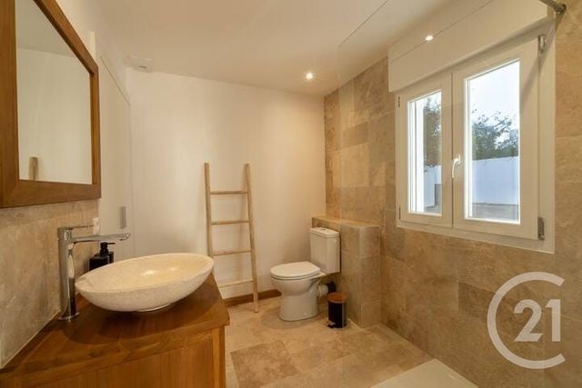 maison à louer - 6 pièces - 165.74 m2 - CHALLANS - 85 - PAYS-DE-LOIRE - Century 21 L'Océane