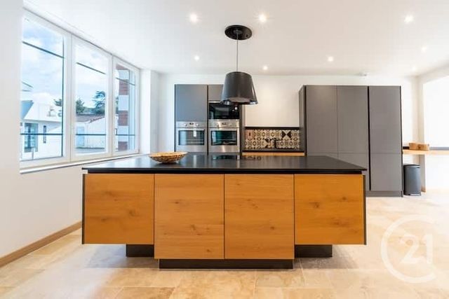 maison à louer - 6 pièces - 165.74 m2 - CHALLANS - 85 - PAYS-DE-LOIRE - Century 21 L'Océane