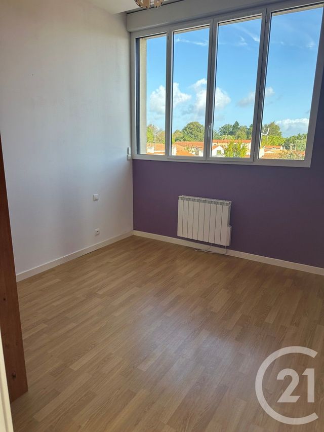 Appartement F4 à vendre - 4 pièces - 76.75 m2 - COMMEQUIERS - 85 - PAYS-DE-LOIRE - Century 21 L'Océane